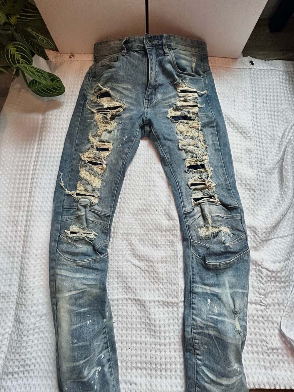 Smoke Rise Slim Fit Distressed Biker Jeans 30x32